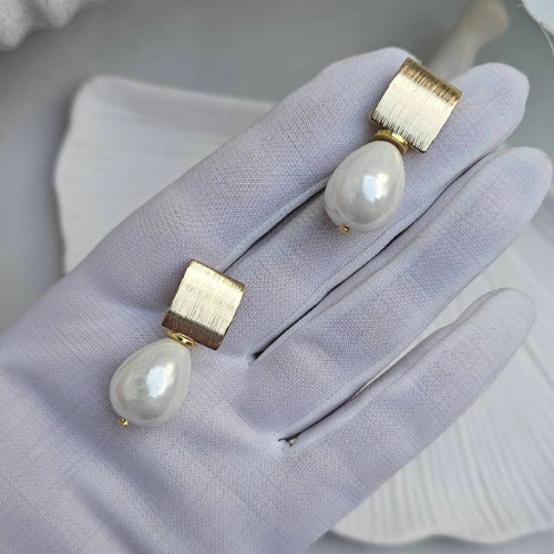 Majorca Pearl Essence Earrings
